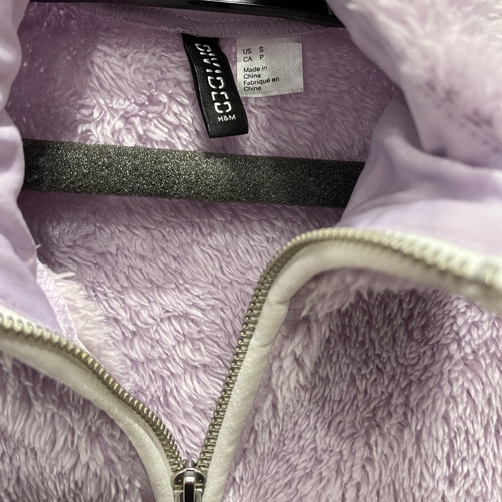 H&M Sweater Zip-Up - Picture 2 of 3